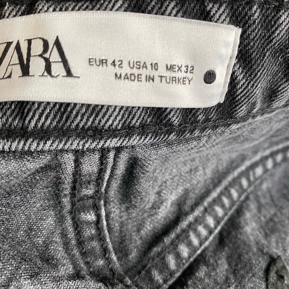 ZARA The 90s Mom Fit Jeans - Picture 2 of 2